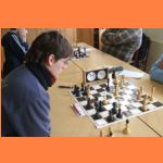 120212_opE_smisek_sebere_figuru.JPG